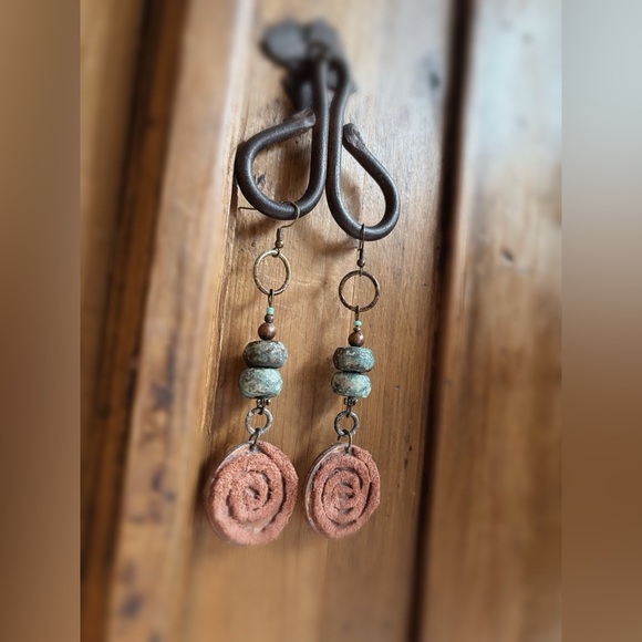 Capricorn  Necklace and Earrings Set - Picture 6 of 11